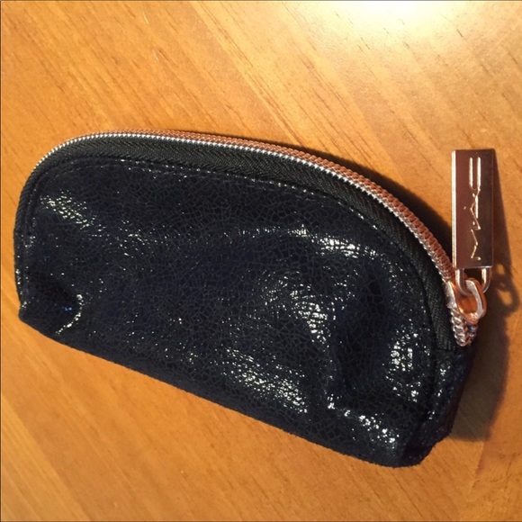 MAC Cosmetics Handbags - MAC Cosmetic Bag👄💄💋